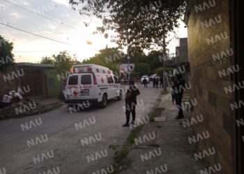 Cubano con Esquizofrenia Amenaza a Mujer: Taxista Interviene en Confusión