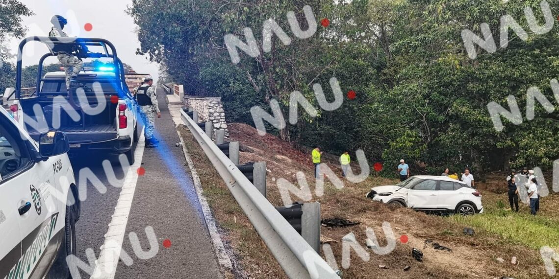 Aparatosa Volcadura en Villa Comaltitlán Deja Cinco Lesionados