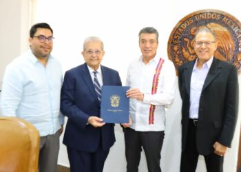 Se reúnen gobernador y embajador de Panamá en México