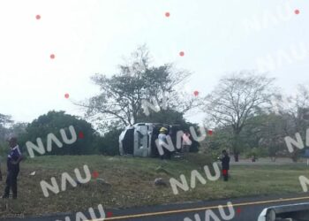 Volcadura de Combi de Pasaje Deja Cuatro Lesionados en Carretera Mapastepec-Valdivia