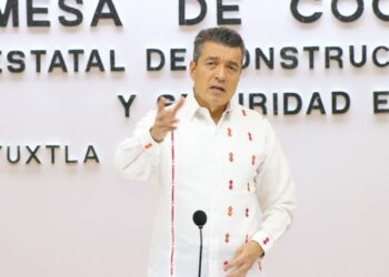 Aeronaves y vehículos acercan servicios públicos y atienden necesidades prioritarias de la población