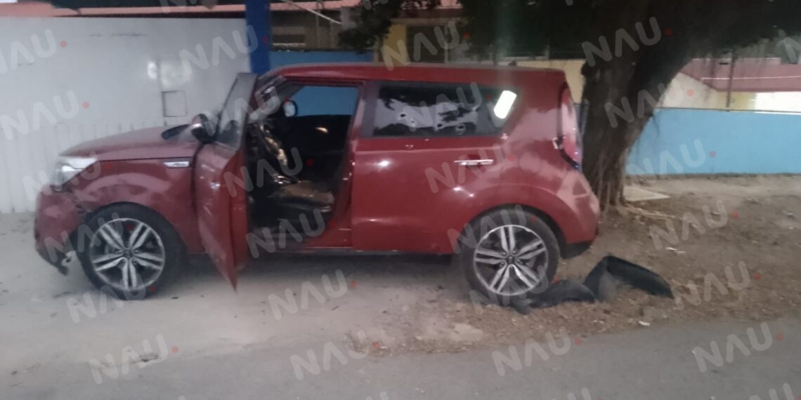 Disparan contra un vehículo Kia