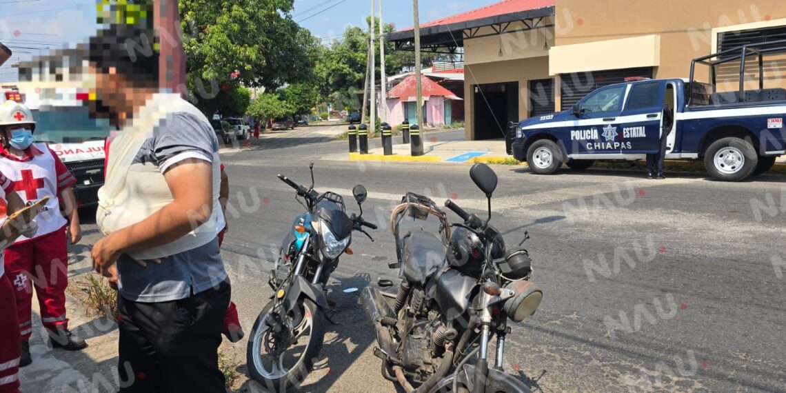 Duelo de motos en Tapachula: Dos lesionados leves y daños materiales
