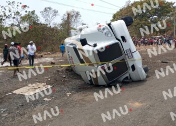 Accidente en la Curva de la Muerte de Tuzantán deja pérdidas millonarias