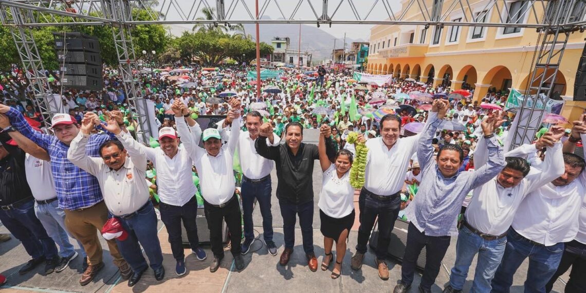 Con la esperanza de una nueva era, reciben a Eduardo Ramírez en Frontera Comalapa y Chicomuselo.