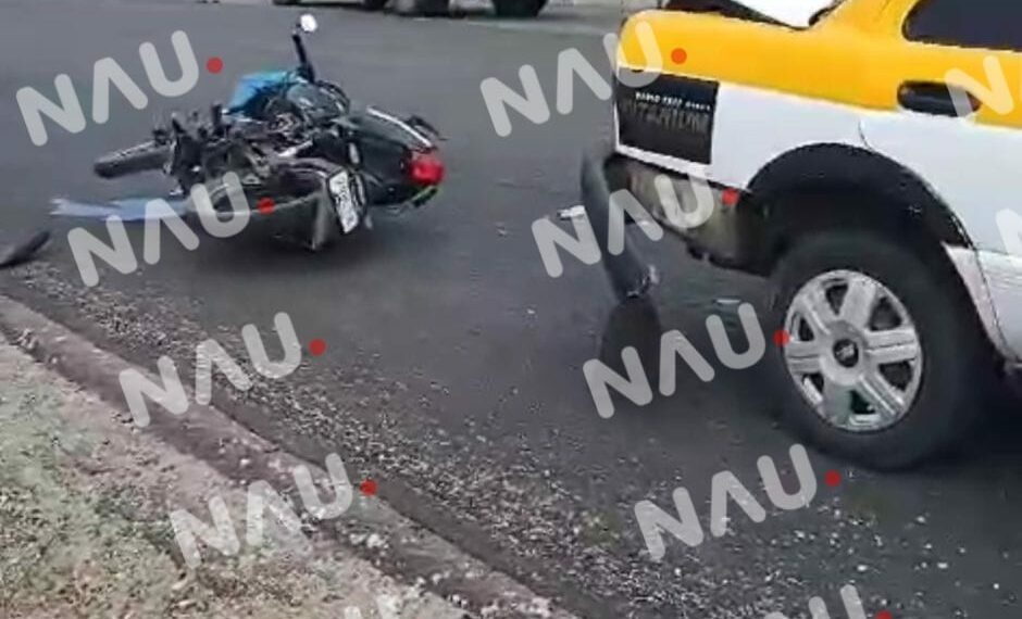 Motociclista gravemente herido tras chocar con taxi en Tapachula