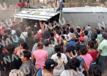 Volcadura de Tráiler Cargado de Maseca en Tuzantán, Chiapas