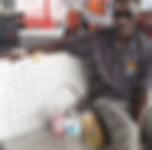 Persona haitiana atendida tras caer de su propia altura en Tapachula, Chiapas