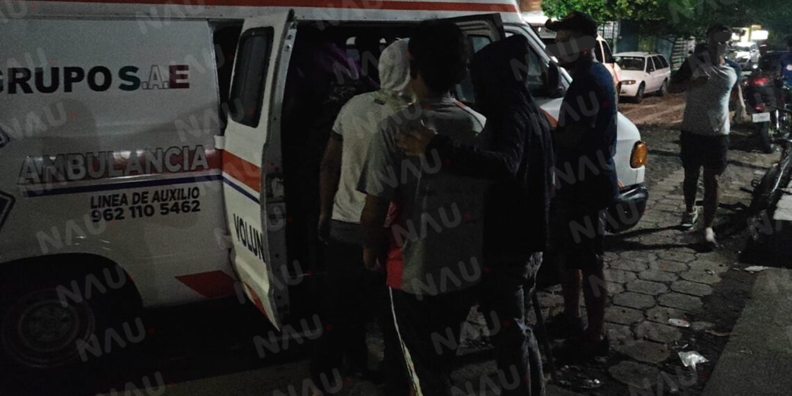 Vecinos capturan a presuntos delincuentes que robaron baterías de ambulancias