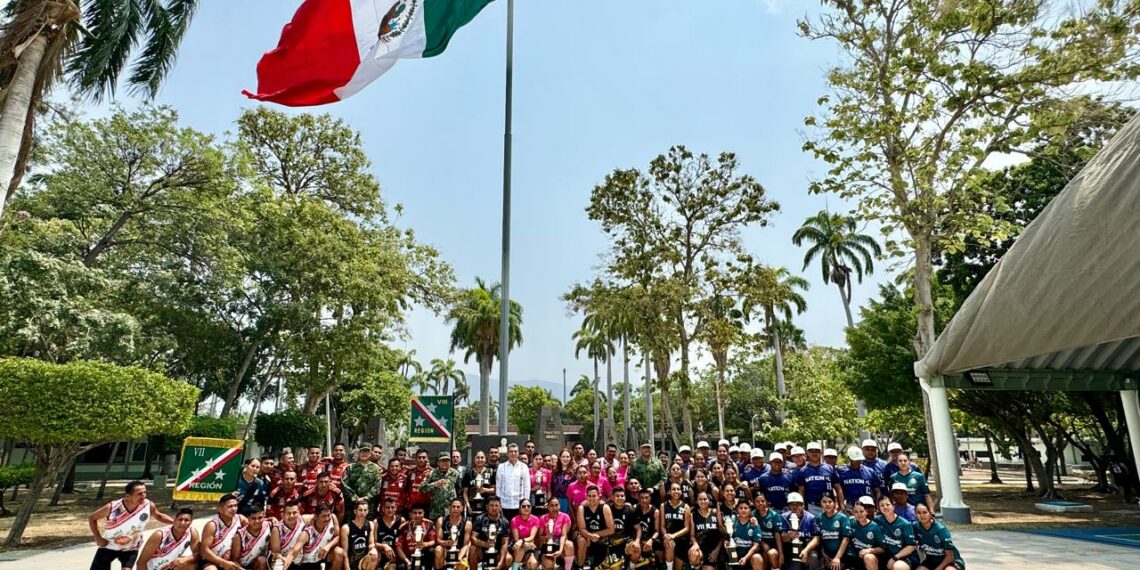 Rutilio Escandón reconoce a participantes de los Juegos Militares Etapa Área Geográfica Sur 2024