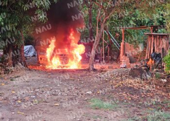 Se Incendia una camioneta en tramo carretero Mapastepec – Pijijiapan