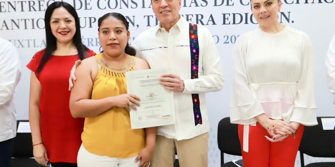 Servidores públicos, representantes del sector privado y de la sociedad civil se capacitan en materia anticorrupción