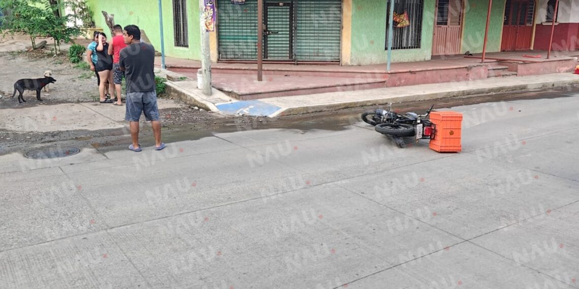 Trágico accidente en Tapachula: motociclista fallece tras perder el control y estrellarse contra la banqueta