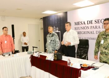 Aeronaves oficiales siguen brindando atención oportuna a emergencia de salud en Chiapas