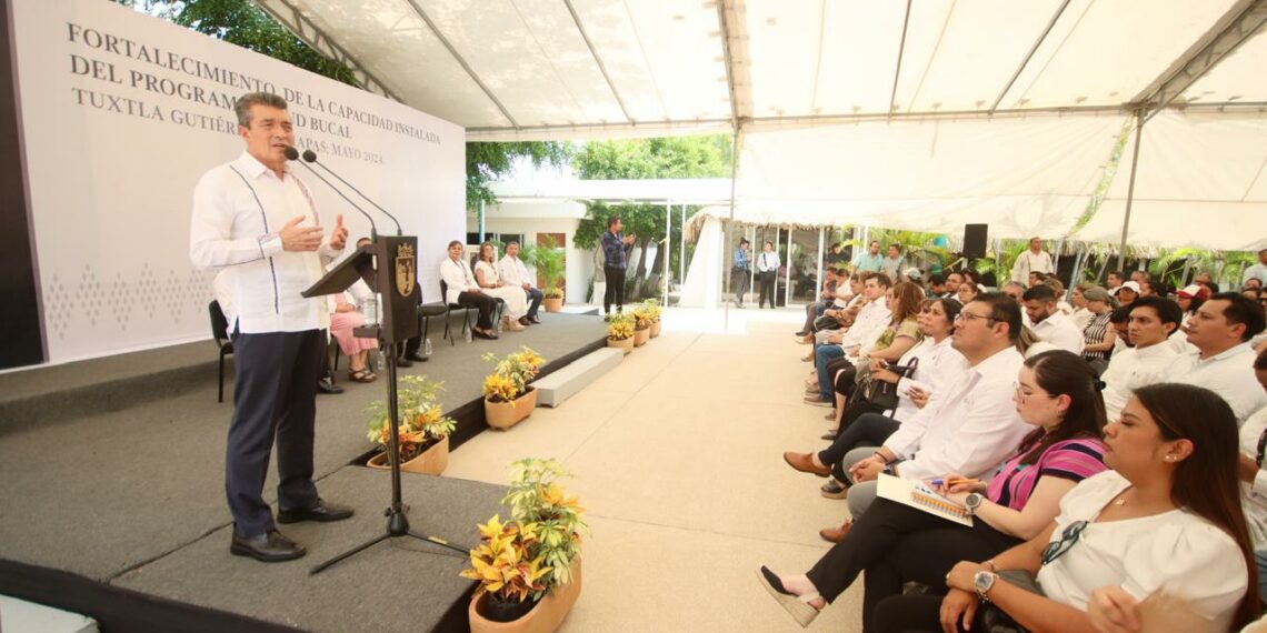 Equipan unidades médicas para fortalecer integralmente la salud bucal en Chiapas