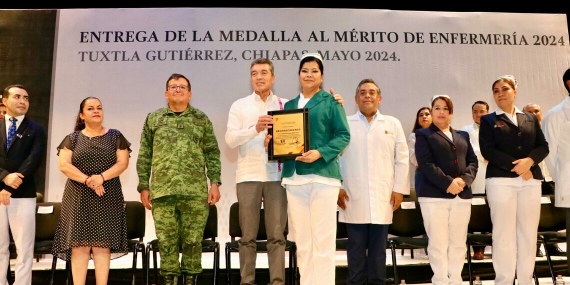 En Chiapas, las enfermeras y enfermeros cuidan de la salud de todas y todos, sin distinción: Rutilio Escandón