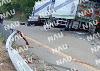Accidente en Carretera de Mapastepec deja sólo daños materiales