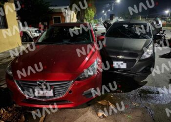 Accidente en la colonia Benito Juárez deja cuantiosos daños materiales