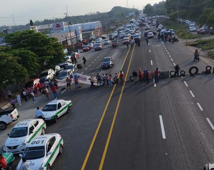 Colonos de la Colonia Feliciano Renaud exigen topes peatonales para prevenir accidentes