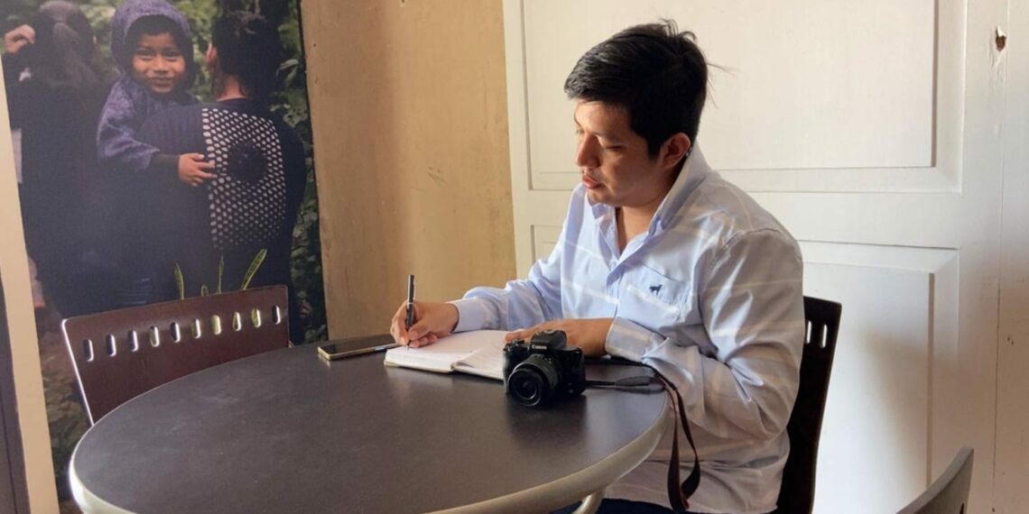 Exposición Fotográfica “Dile que estoy de paso por México” en San Cristóbal de las Casas, fotoperiodista Damián Sánchez