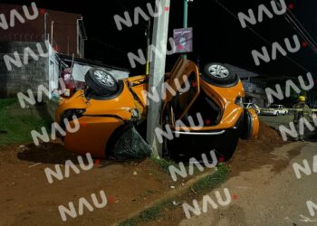 Muere joven conductor en volcadura