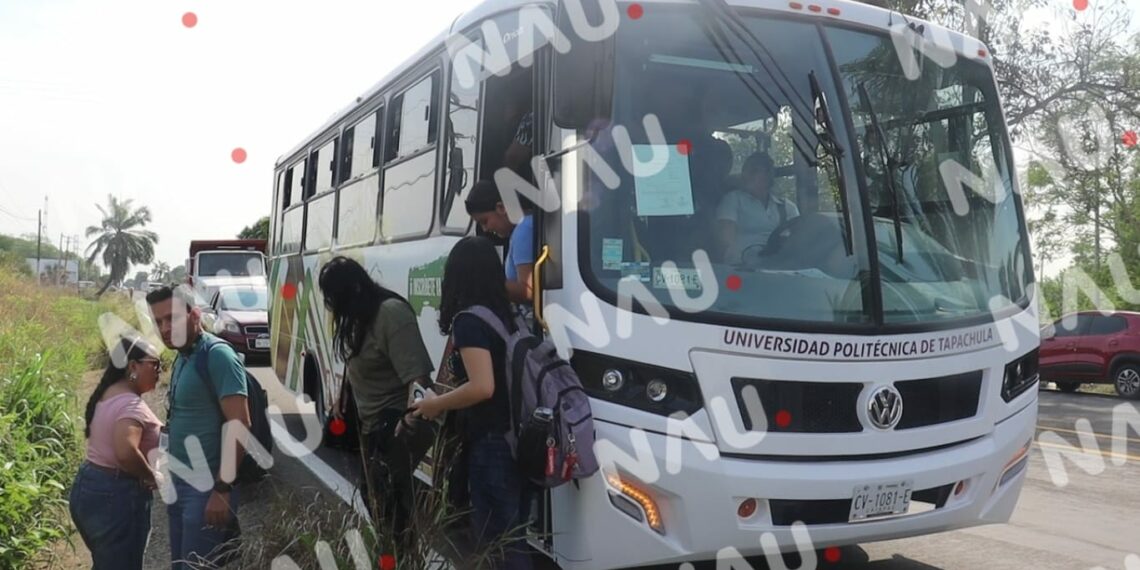 Universidad Politécnica de Tapachula resuelve problema de transporte tras bloqueo en carretera