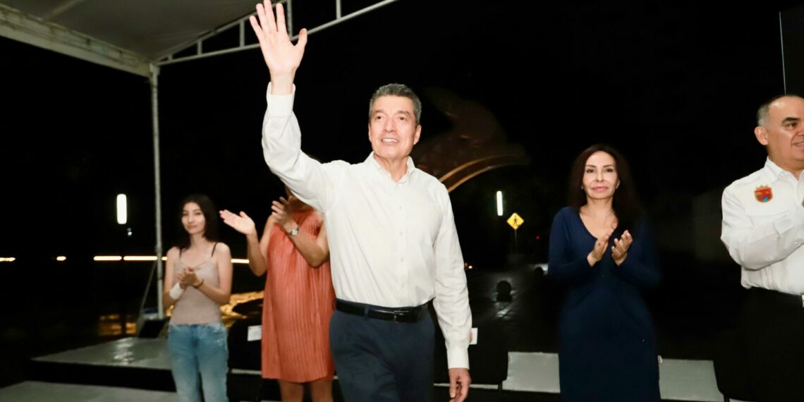 Inaugura Rutilio Escandón Puente Peatonal “Paseo de Los Conejos”, en Tuxtla Gutiérrez