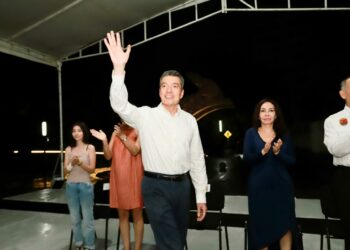 Inaugura Rutilio Escandón Puente Peatonal “Paseo de Los Conejos”, en Tuxtla Gutiérrez