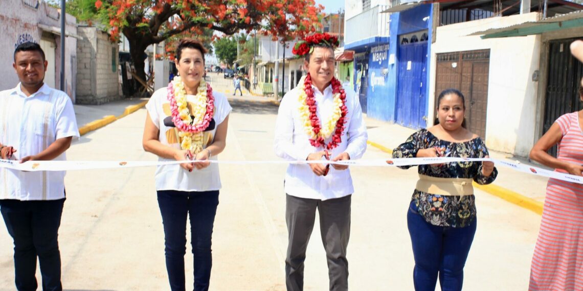 Inaugura Rutilio Escandón pavimentación y mejoramiento integral de la calle Oaxaca, en la colonia Las Granjas