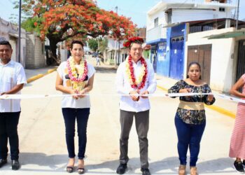 Inaugura Rutilio Escandón pavimentación y mejoramiento integral de la calle Oaxaca, en la colonia Las Granjas
