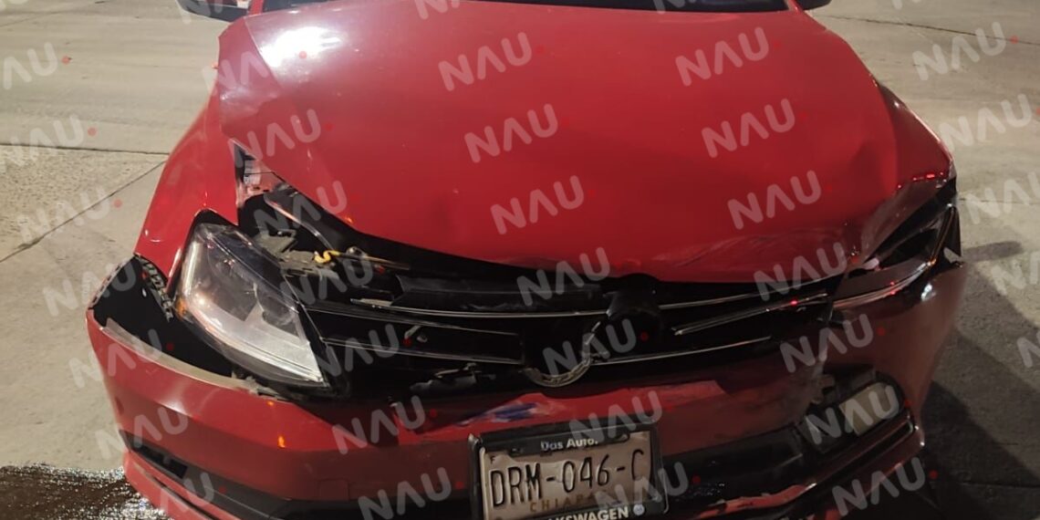 Daños materiales deja un choque la madrugada de este sábado