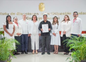 Eduardo Ramírez recibe constancia que lo reconoce como gobernador electo de Chiapas