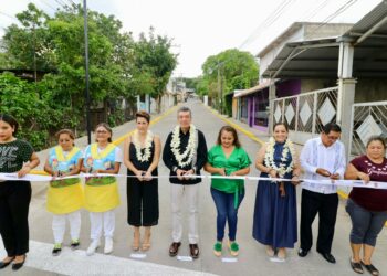 Inaugura Rutilio Escandón pavimentación de calles y avenidas en la colonia Rosario Poniente, de TGZ