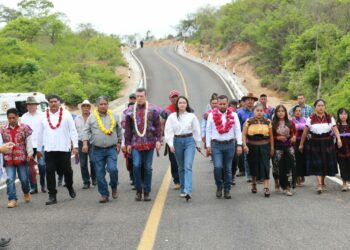 Inaugura Rutilio Escandón construcción del camino Pomposo Castellanos-Eloy Borras Aguilar, en Cintalapa