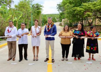 En Tuxtla Gutiérrez, Rutilio Escandón inaugura calles de la colonia Paulino Aguilar