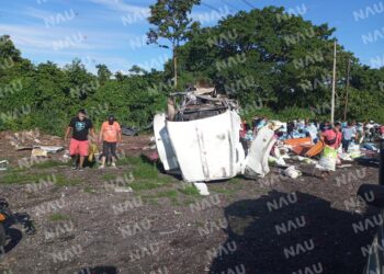 Accidente de Tránsito en la Curva del Diablo: Vehículo Volcado y Actos de Rapiña