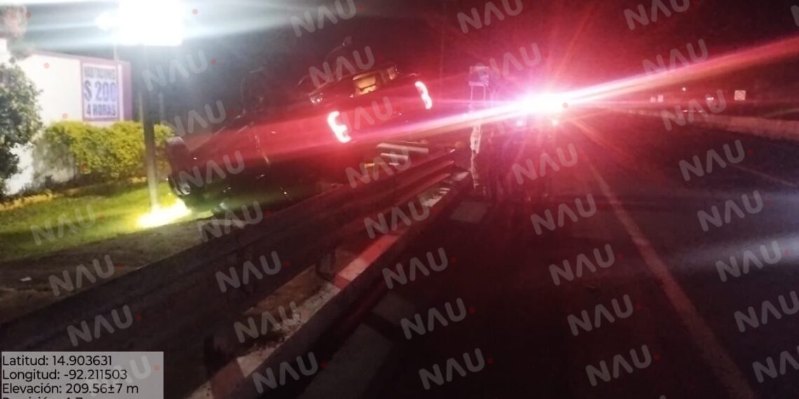 Accidente Vehicular en Tuxtla Chico: Solo Daños Materiales