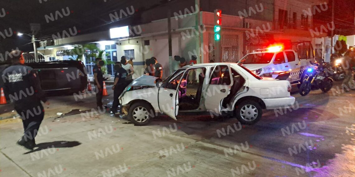 Accidente de tránsito en la 15 Oriente-Poniente deja a dos personas con lesiones leves