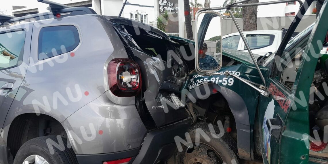 Choque múltiple en Tapachula deja daños materiales por más de 100,000 pesos