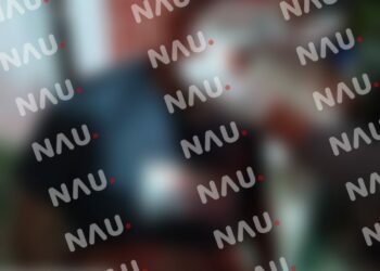 Hombre sufre caída desde una escalera en el interior de su casa