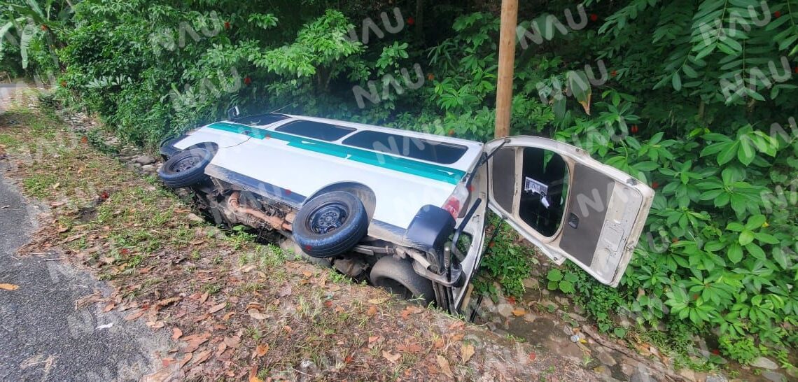 Accidente Vehicular en Tuzantán: Vehículo Volcado y Varios Lesionados