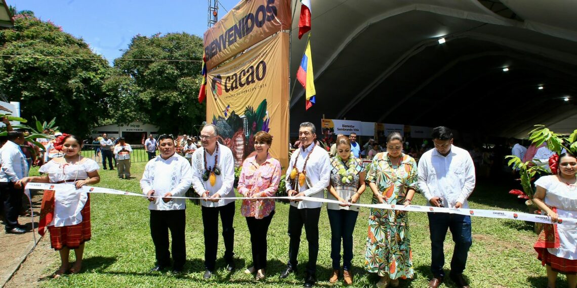 Anuncia Rutilio Escandón decreto para que festivales del cacao, café y mango ataulfo se realicen cada año