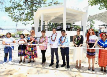 En Cacahoatán, Rutilio Escandón inaugura el Parque Público Miguel Hidalgo y pavimentación de calle