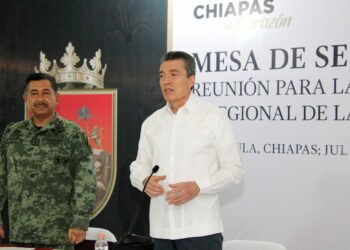 Aeronave oficial traslada a niño a hospital de Texas, para recibir atención por quemaduras: Rutilio Escandón