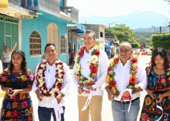 Con pavimentación de más vialidades, hacemos justicia social al pueblo de Huehuetán: Rutilio Escandón