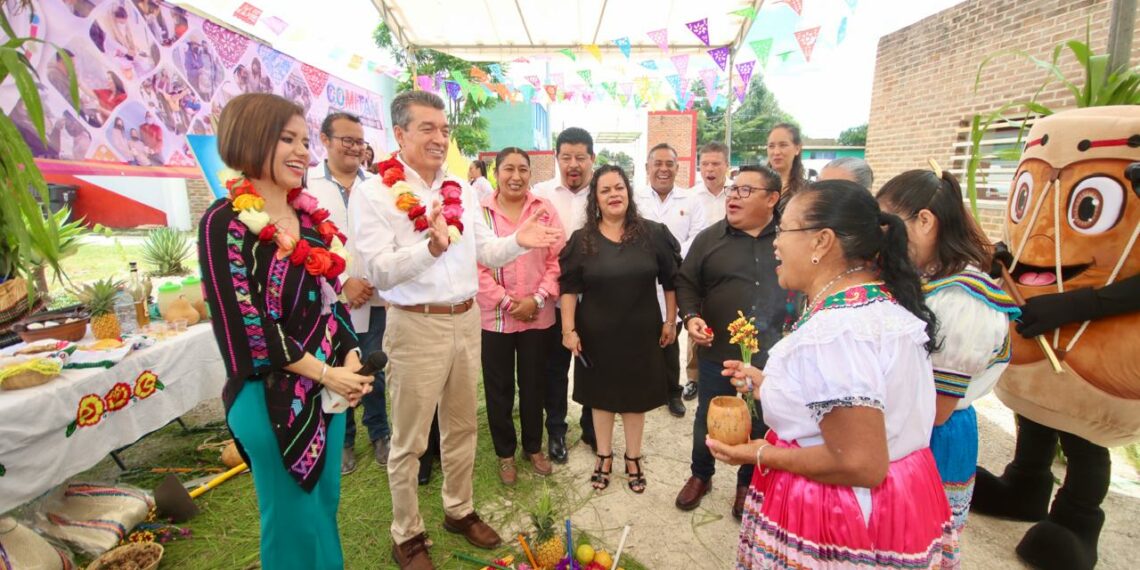 Rutilio Escandón entrega ayudas técnicas para personas con discapacidad, en la Meseta Comiteca Tojolabal