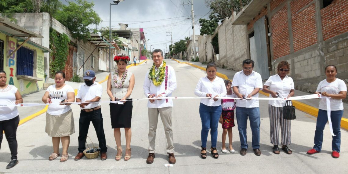 Rutilio Escandón hace justicia social a colonos de La Condesa, en TGZ; inaugura pavimentación de calles