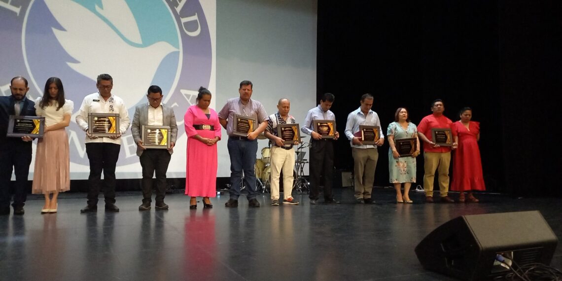 Entregan reconocimiento a Pastores y líderes del Soconusco por su labor ministerial