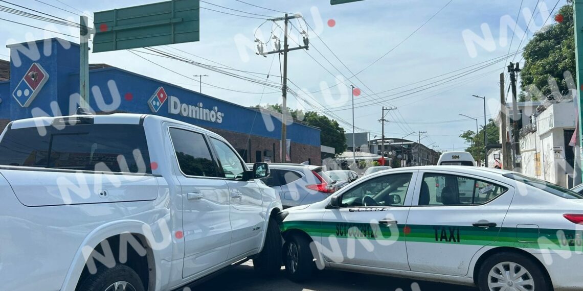 Accidente en Tapachula interrumpe el tránsito en la cuarta avenida Sur y 20 calle Poniente