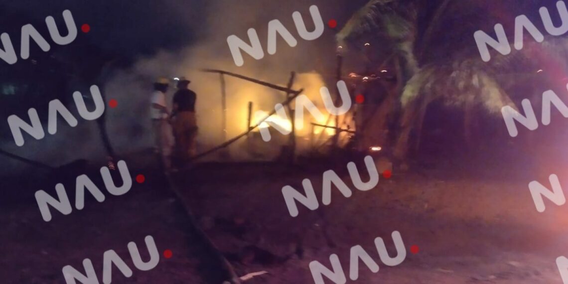 Incendio de una palapa en Playa San Benito es Sofocado por Protección Civil